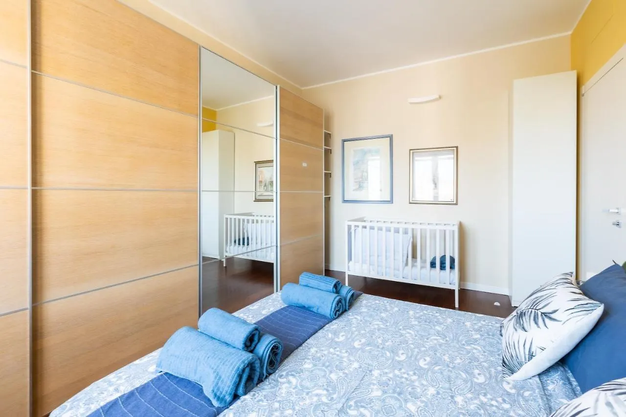 Rosselli 13 Milan Apartment 0*,  Italia