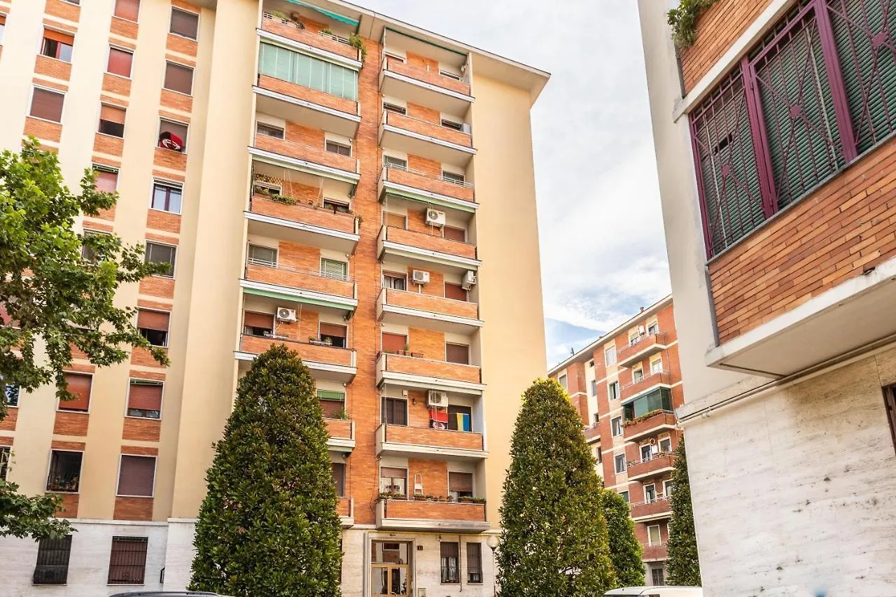 Rosselli 13 Milan Apartment 0*,