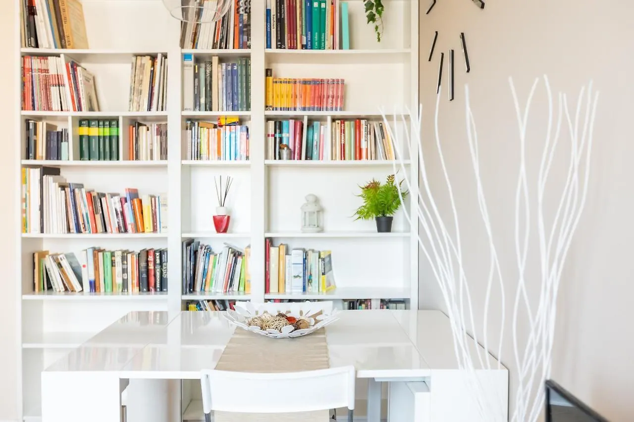 Rosselli 13 Milan Apartment Italy