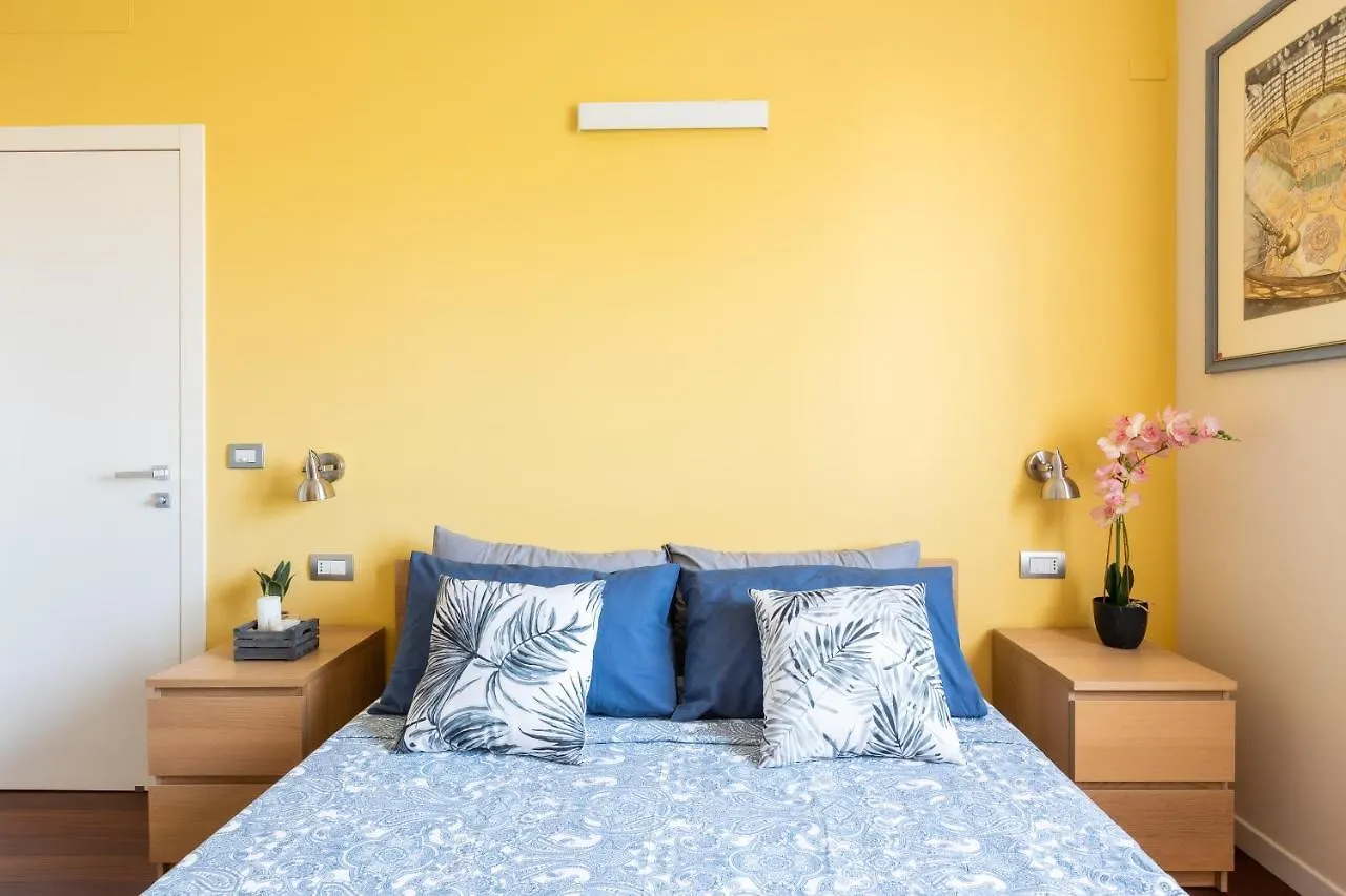 Rosselli 13 Milan Apartment