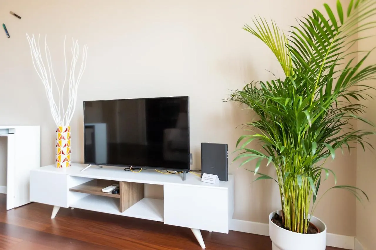 Rosselli 13 Milan Apartment