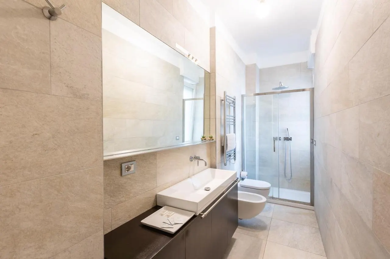 Rosselli 13 Milan Apartment
