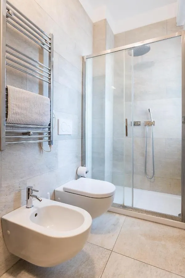 Rosselli 13 Milan Apartment