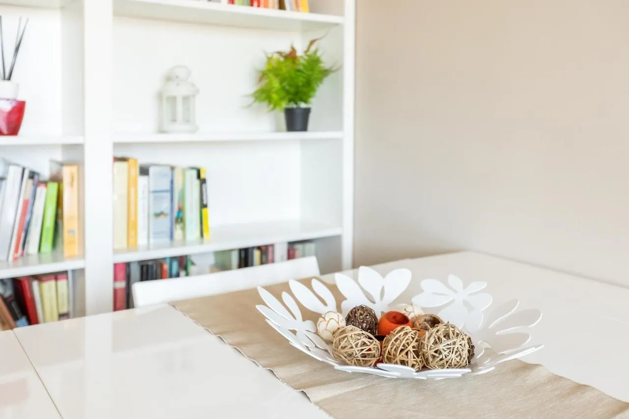 Rosselli 13 Milan Apartment Italy